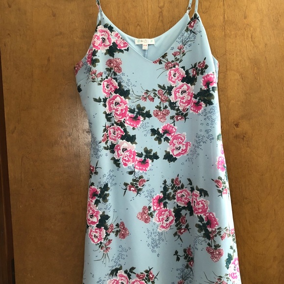 love fire Dresses & Skirts - NWOT Spring Dress
